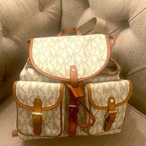 Authentic Michael Kors backpack 🎒